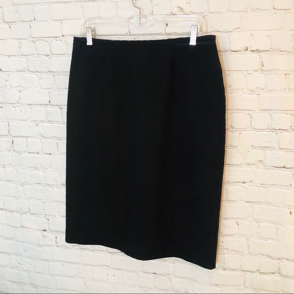 Black Straight Causal Skirt Size: 8